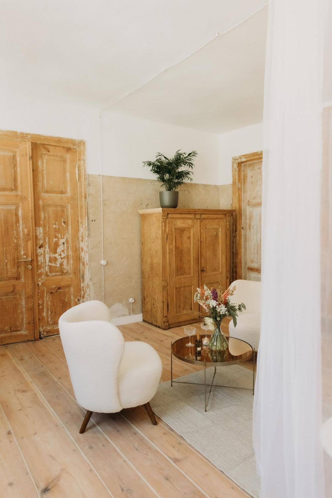 Artisan Apartment